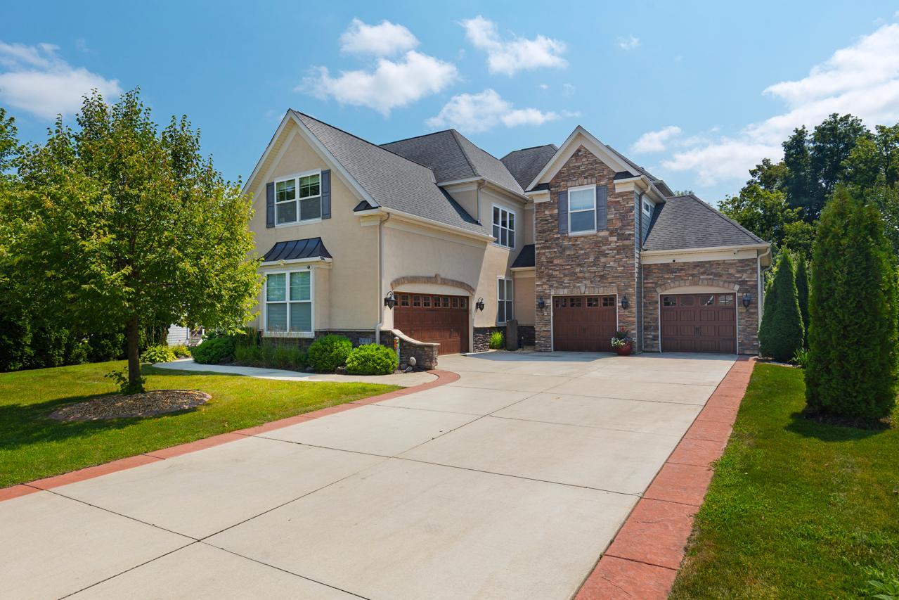 Photo of 10033 Frederick Place, Eden Prairie, MN 55347