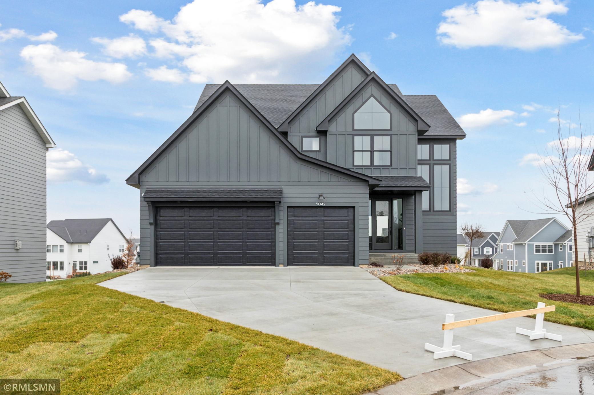 Photo of 5042 Airlake Draw, Woodbury, MN 55129