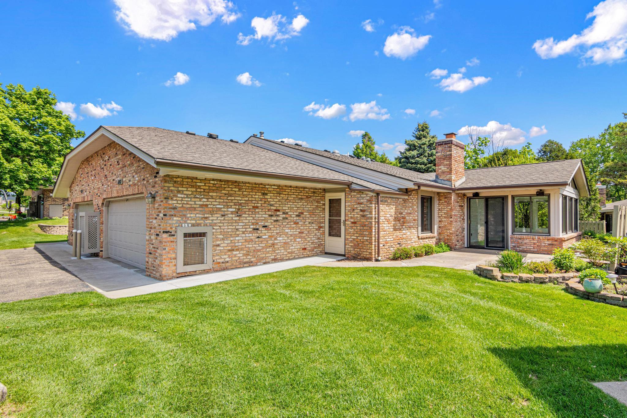 Photo of 1860 Juneau Lane N, Plymouth, MN 55447