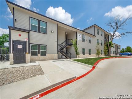 Photo of 1501 E SOUTHCROSS BLVD, San Antonio, TX 78223-2013