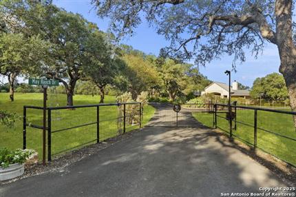 Photo of 22050 Hanging Oak, San Antonio, TX 78266
