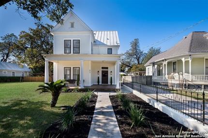 Photo of 617 E Guenther, San Antonio, TX 78210