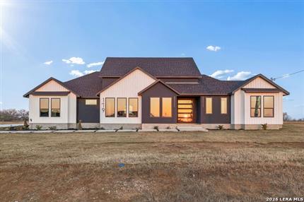 Photo of 179 Hidden Ranch Ln, Floresville, TX 78114