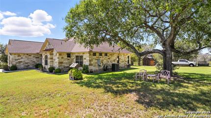 Photo of 121 Carrizo Ridge, Floresville, TX 78114