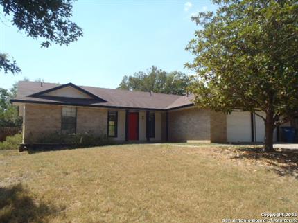 Photo of 923 Springhill Dr, New Braunfels, TX 78130