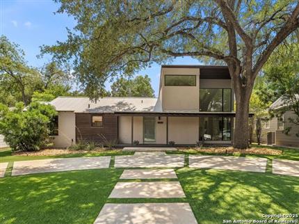 Photo of 144 E Oakview Place, San Antonio, TX 78209
