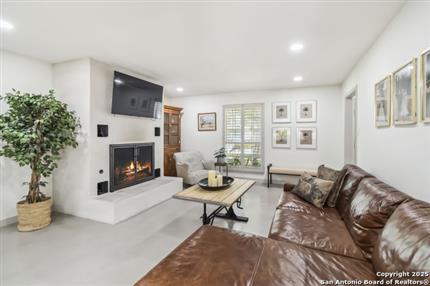 Photo of 425 edgewater, New Braunfels, TX 78130