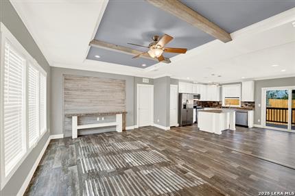 Photo of 112 County Road 158, Floresville, TX 78114