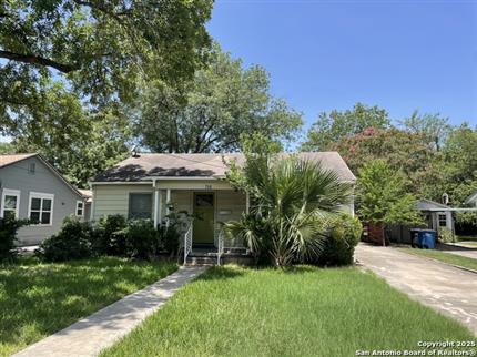 Photo of 750 Roosevelt St, New Braunfels, TX 78130
