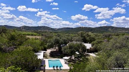 Photo of 512 County Rd 348, ConCan, TX 78838