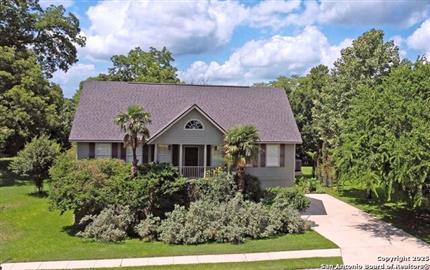 Photo of 325 & 337 Fair, New Braunfels, TX 78130