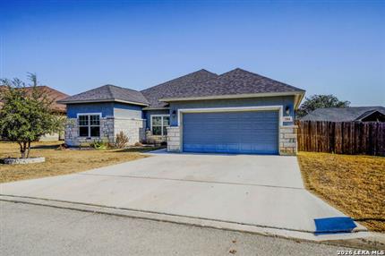 Photo of 104 Fairway, Floresville, TX 78114