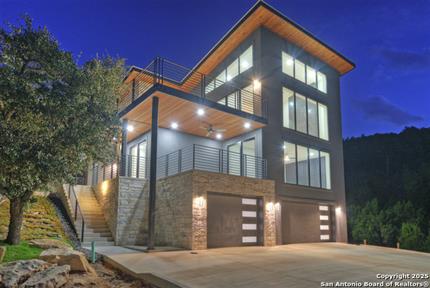 Photo of 585 Highland Terrace, Canyon Lake, TX 78133