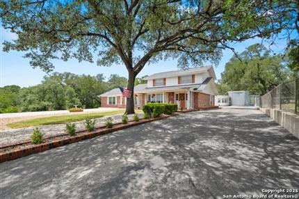 Photo of 699 Floral Avenue, New Braunfels, TX 78130