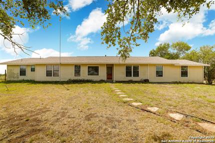 Photo of 3481 State Highway 97 W, Floresville, TX 78114