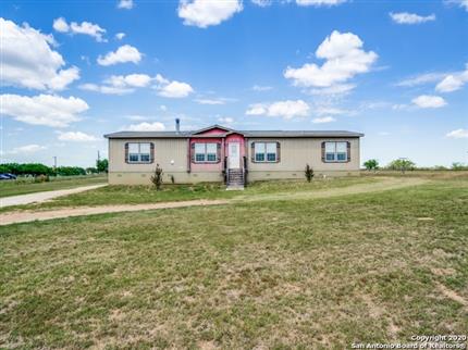 Photo of 252 COUNTY ROAD 302, Floresville, TX 78114