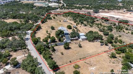 Photo of 1670 S Cranes Mill, New Braunfels, TX 78132