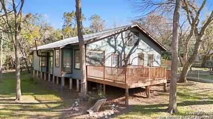 Photo of 19517 Scenic Loop, Helotes, TX 78023