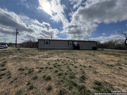Photo of 2605 County Road 101, Floresville, TX 78114