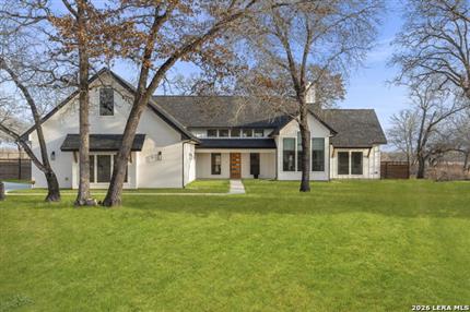 Photo of 200 Oak Fields Dr., Floresville, TX 78114