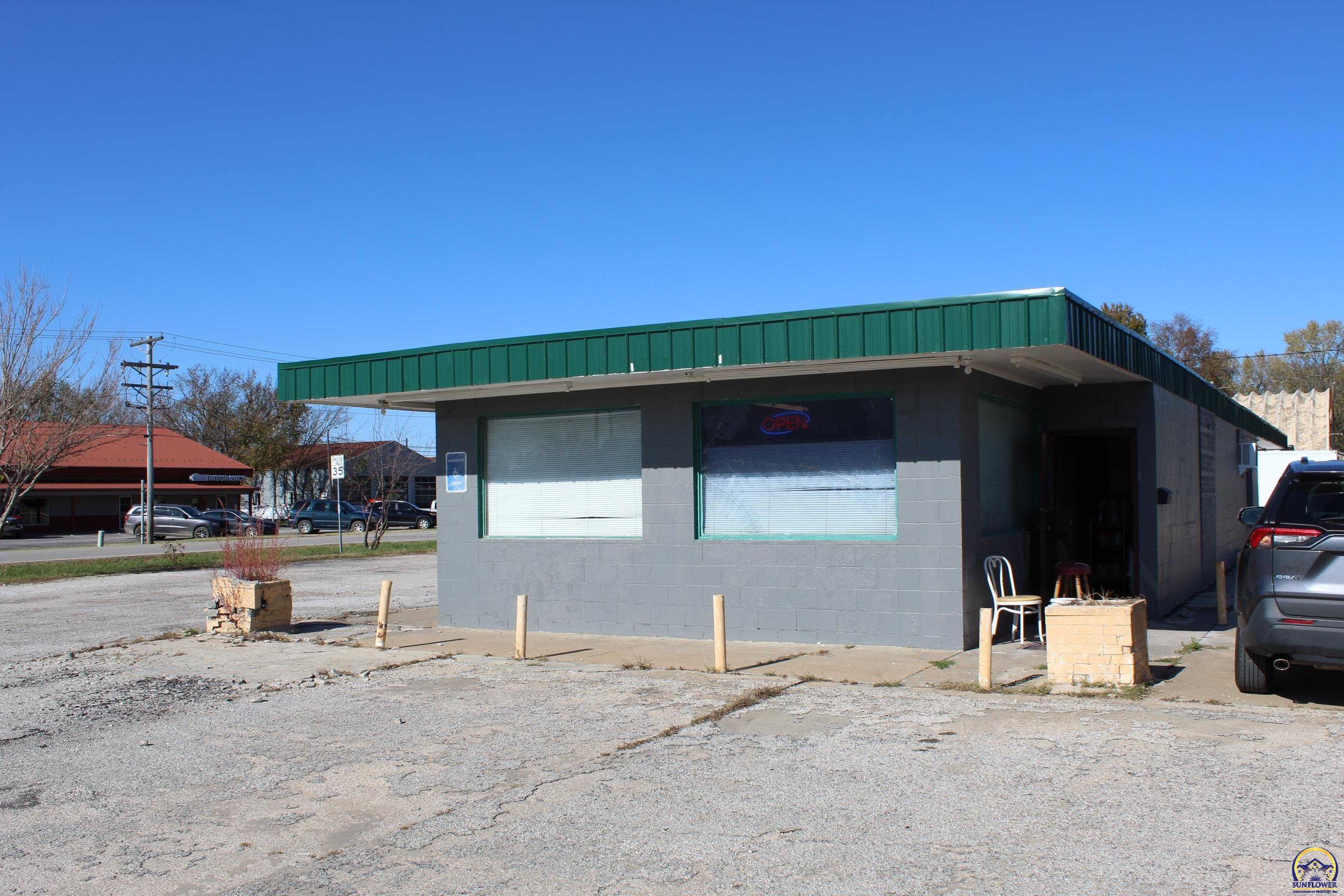 Photo of 6 Market ST, Osage City, KS 66523