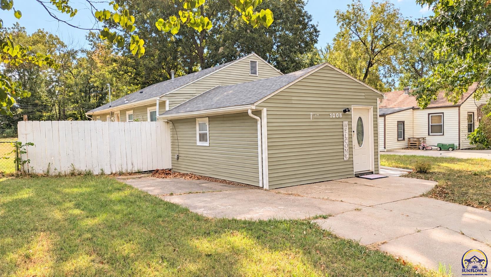 Photo of 1006 Woodland St, Emporia, KS 66801