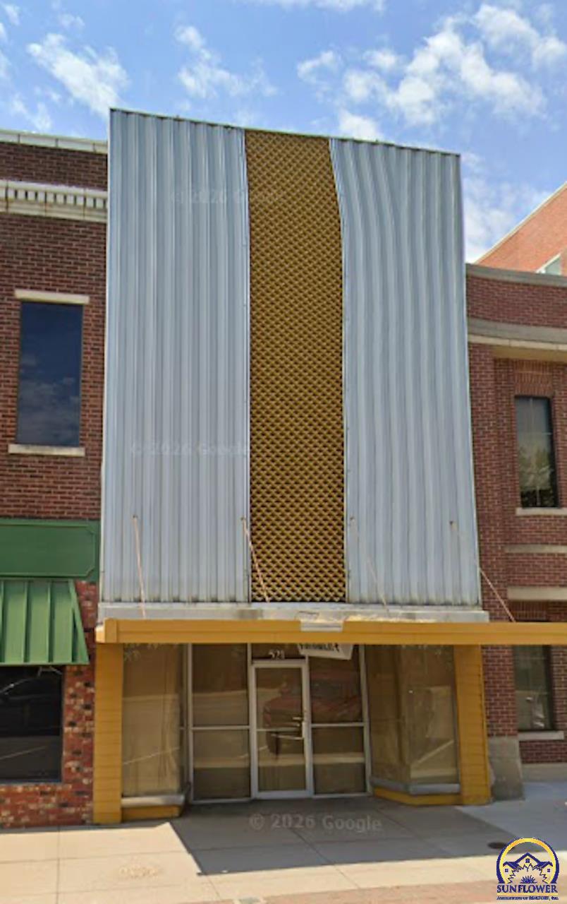 Photo of 521 Commercial St, Emporia, KS 66801