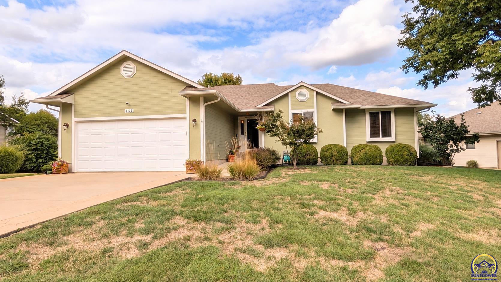 Photo of 2126 Crestview Dr, Emporia, KS 66801