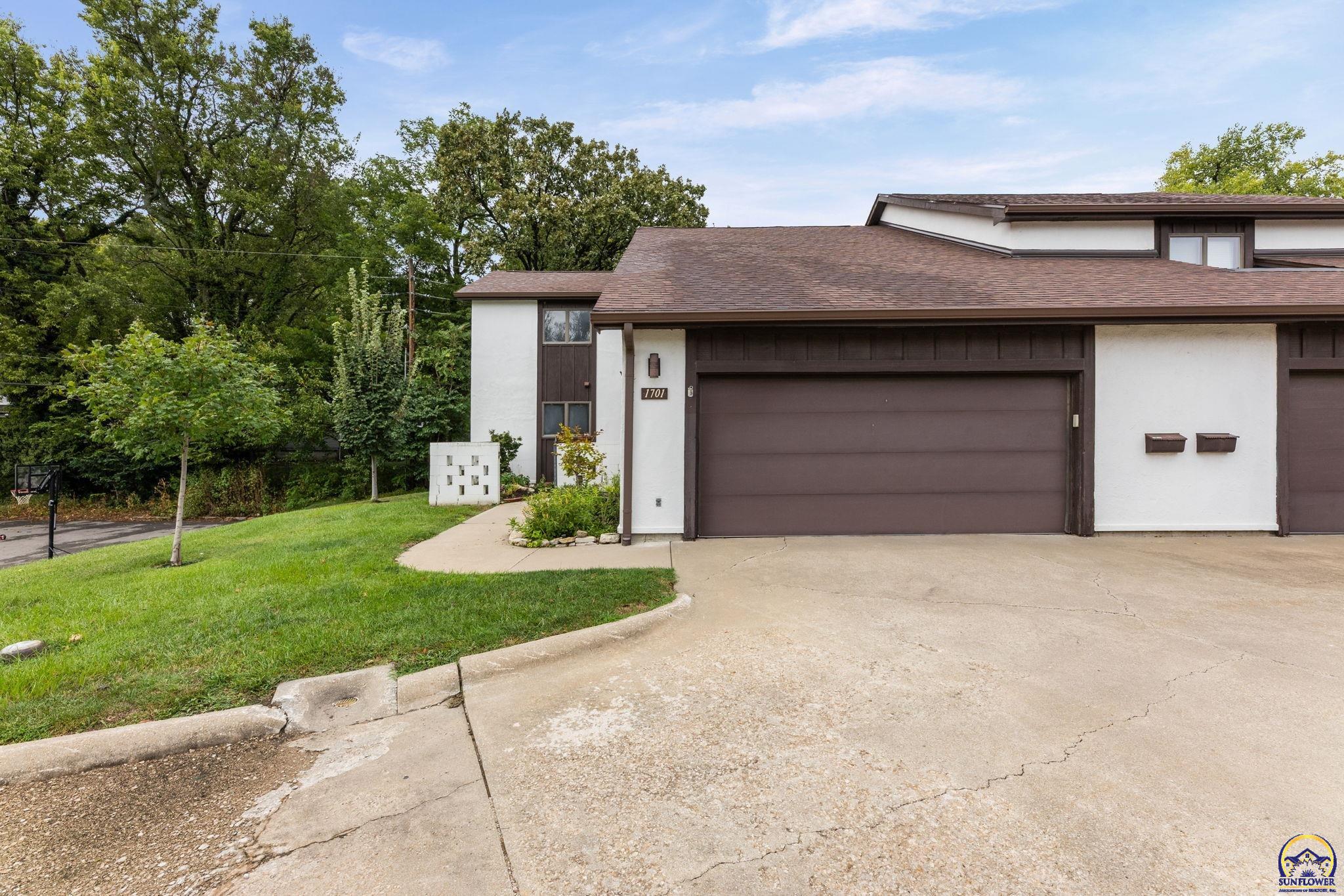 Photo of 1701 Hammond Dr, Emporia, KS 66862