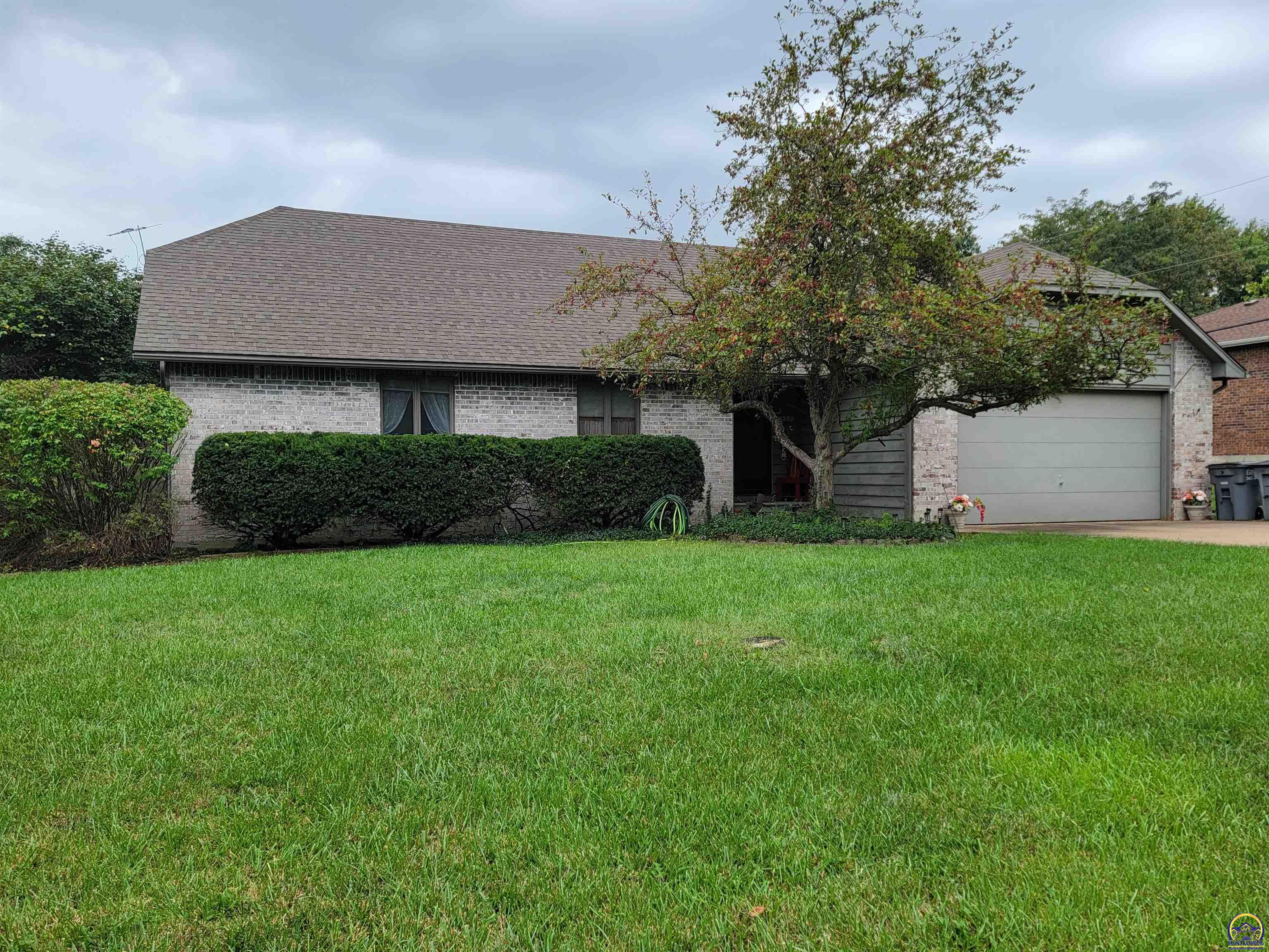 Photo of 2225 Redwood Ave, Emporia, KS 66801-4964