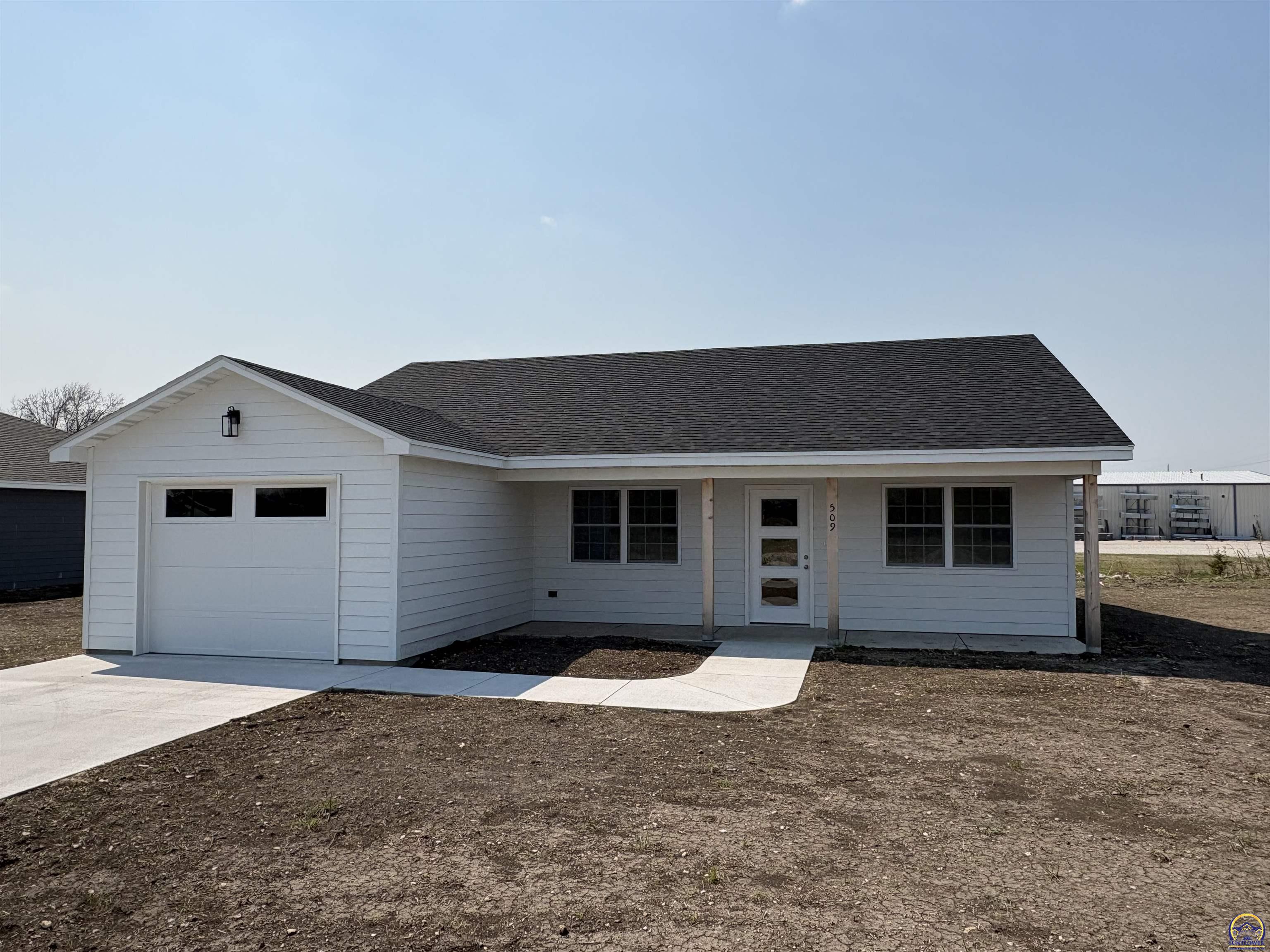 Photo of 509 Brookston St, Emporia, KS 66801
