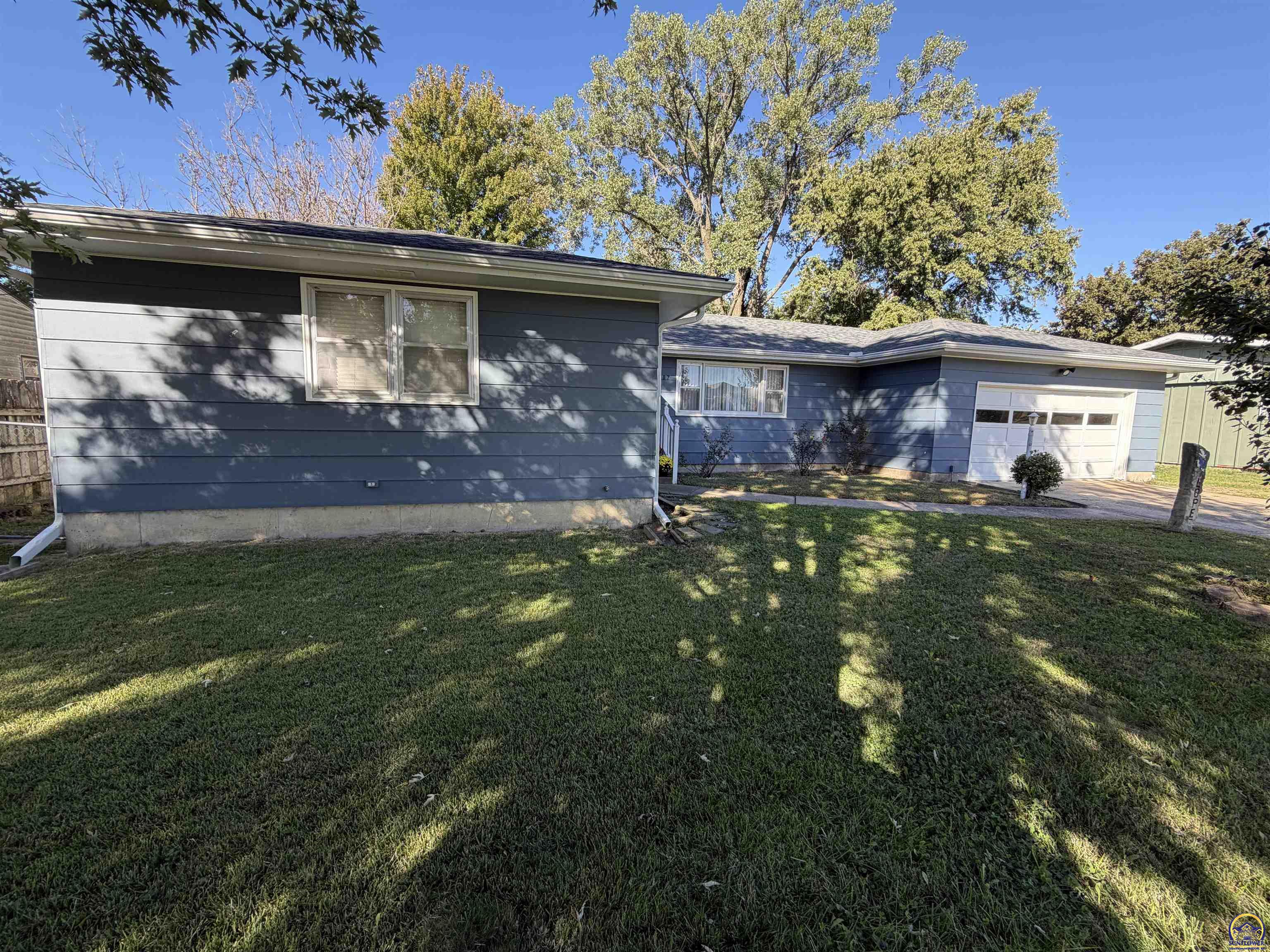 Photo of 1007 Whittier St, Emporia, KS 66801