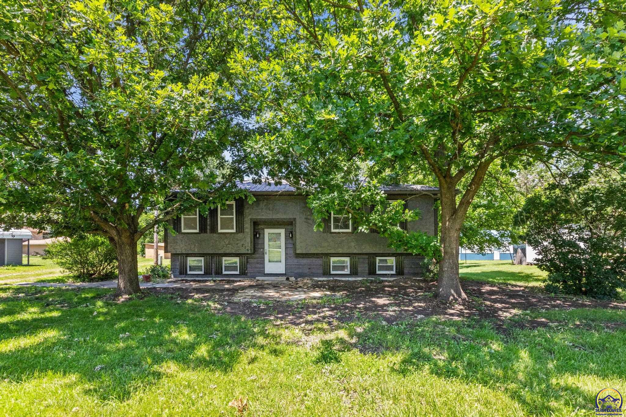 Photo of 716 Shea ST, Burlington, KS 66839-1243
