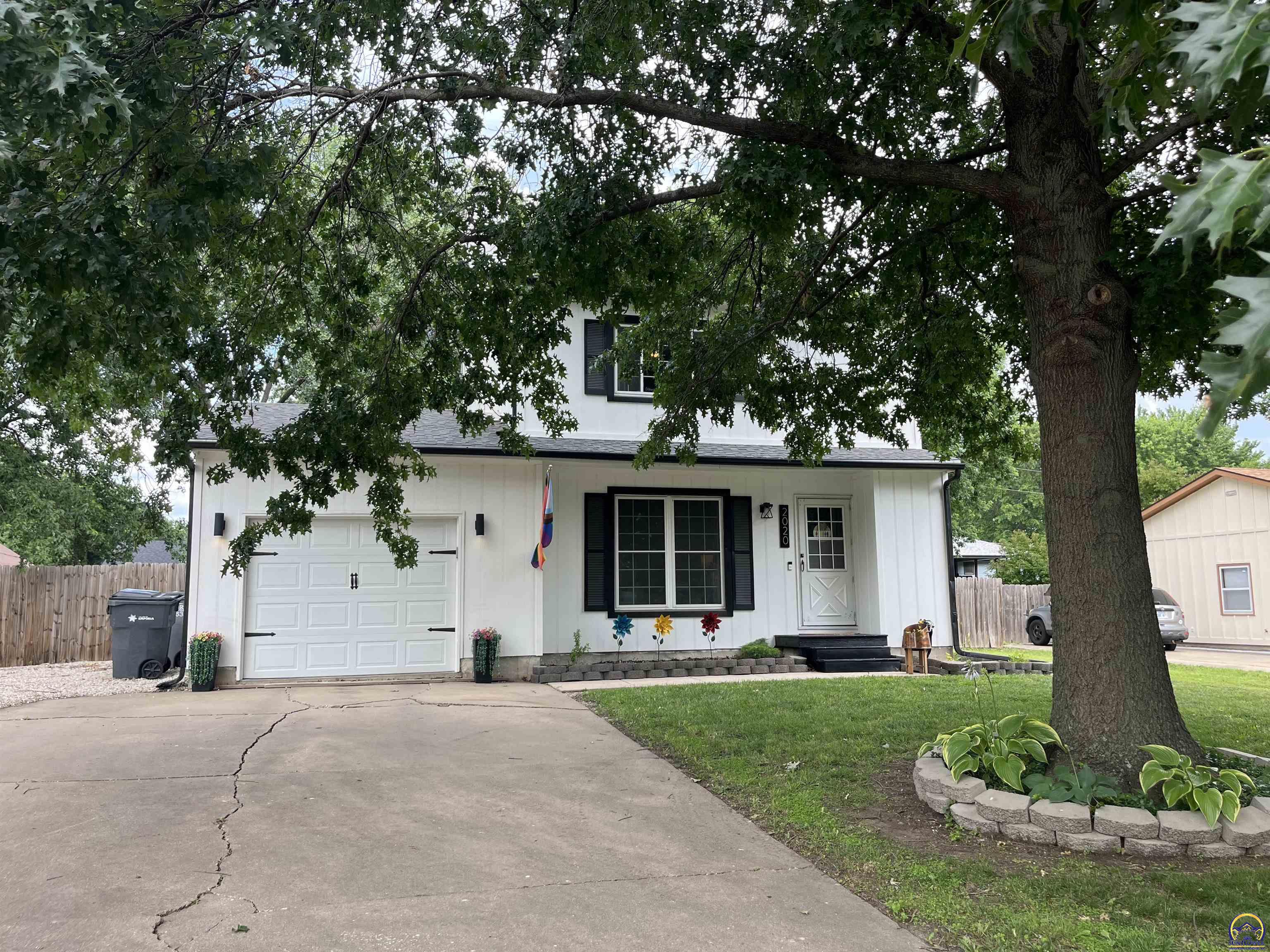 Photo of 2020 Holiday DR, Emporia, KS 66801