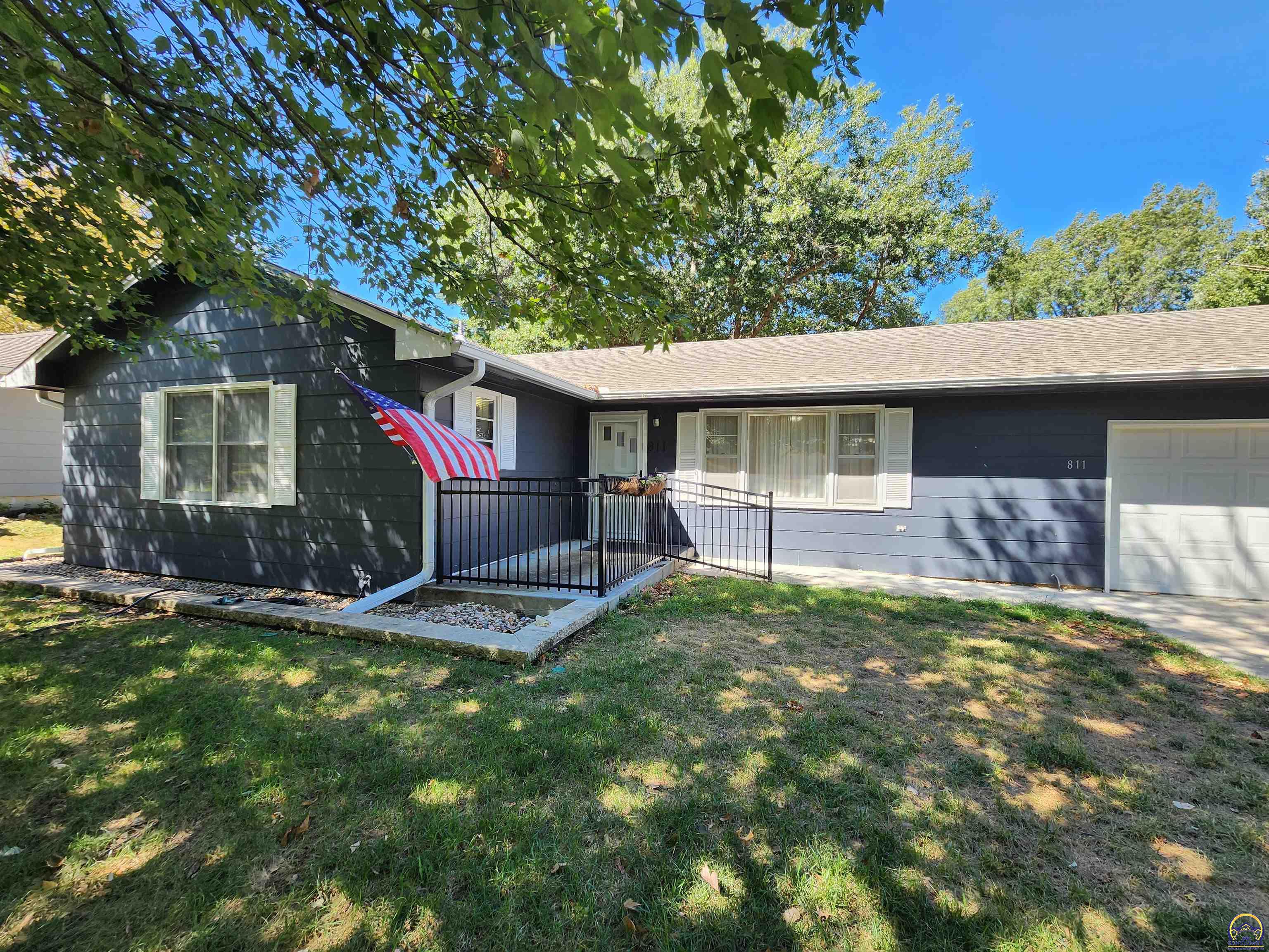 Photo of 811 Homewood St, Emporia, KS 66801