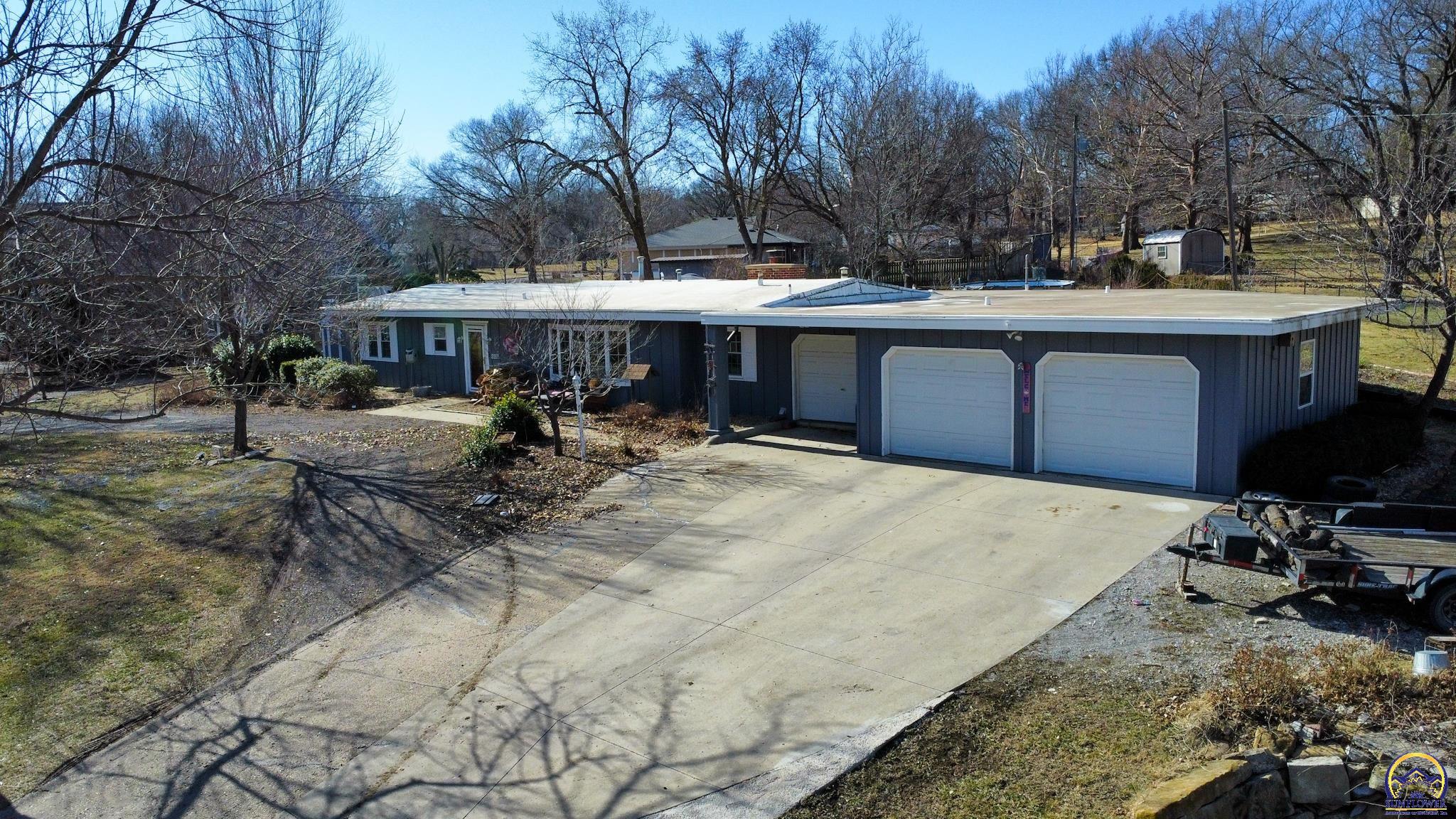 Photo of 2021 Morningside Dr, Emporia, KS 66801