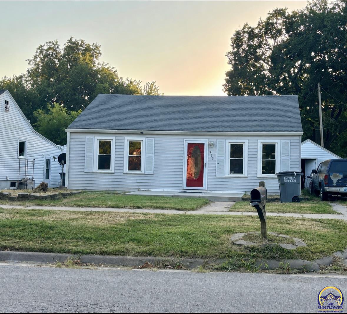 Photo of 935 Sunnyslope St, Emporia, KS 66801