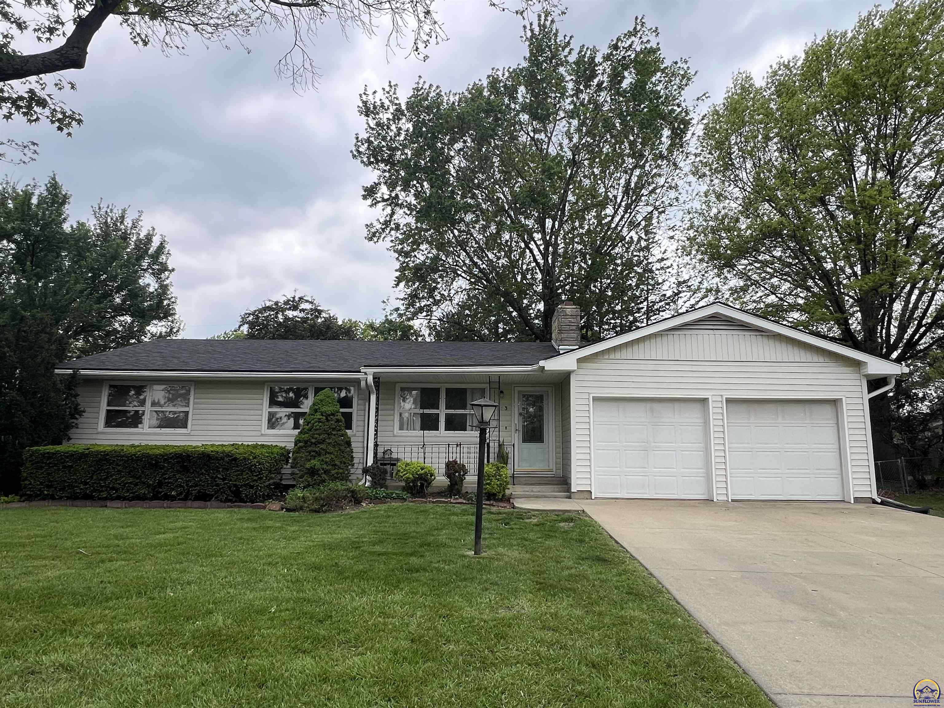 Photo of 1113 Prairie St, Emporia, KS 66801