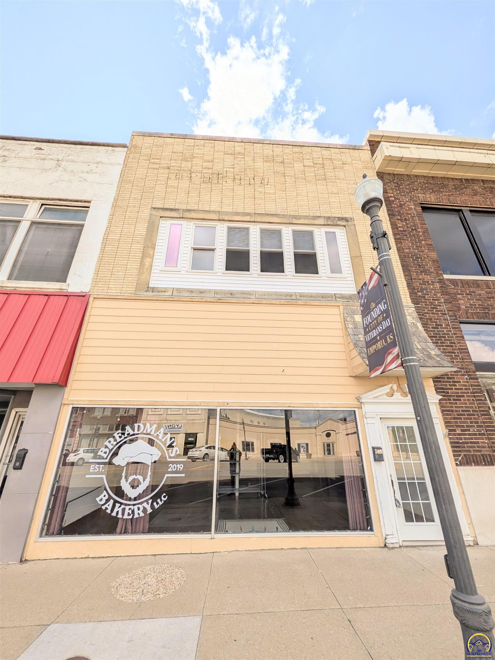 Photo of 509 Commercial St, Emporia, KS 66801-4005
