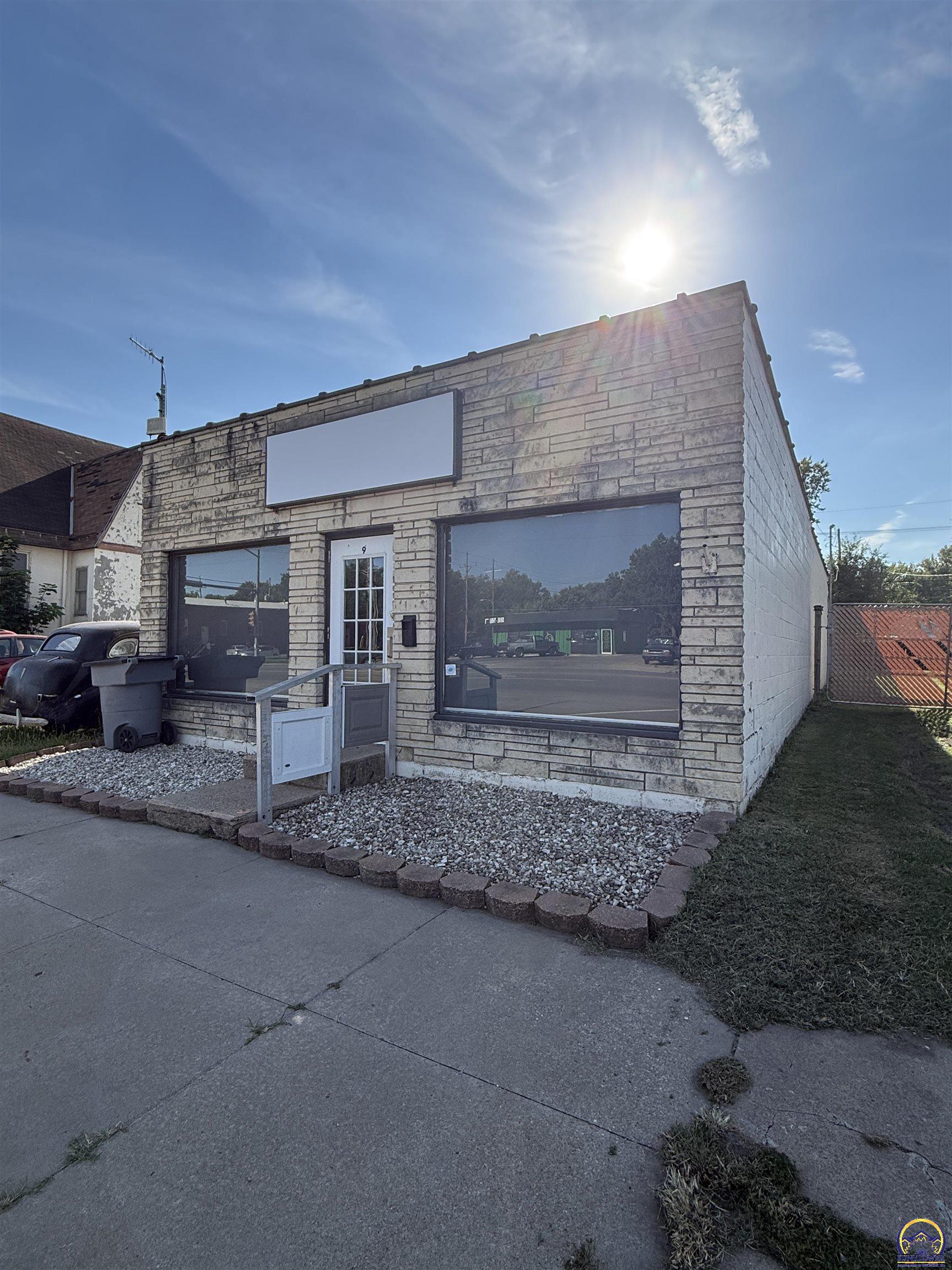 Photo of 9 Commercial St, Emporia, KS 66801-9999