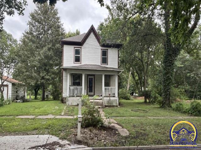 Photo of 118 Sylvan St, Emporia, KS 66801