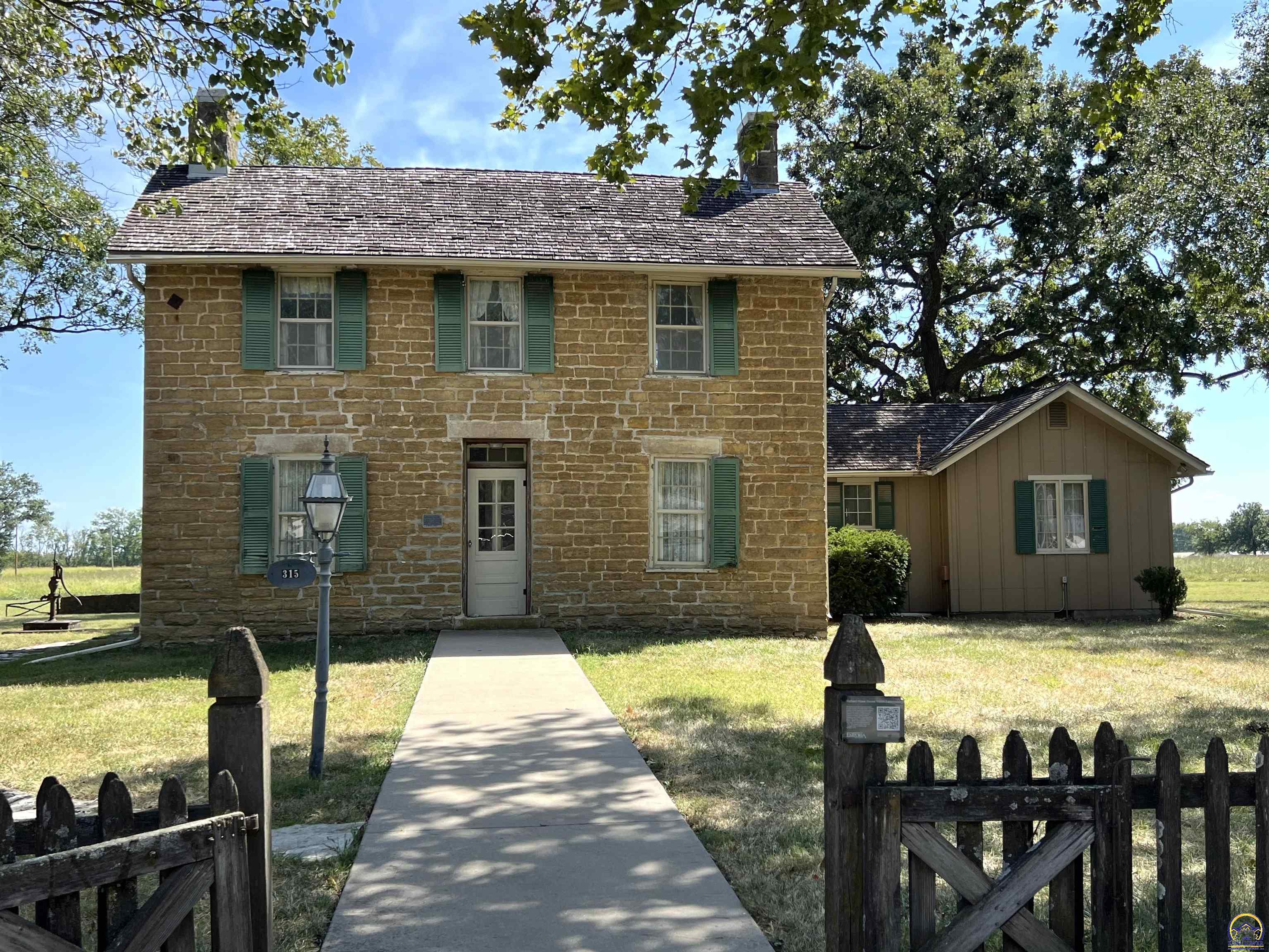 Photo of 315 E Logan Ave, Emporia, KS 66801