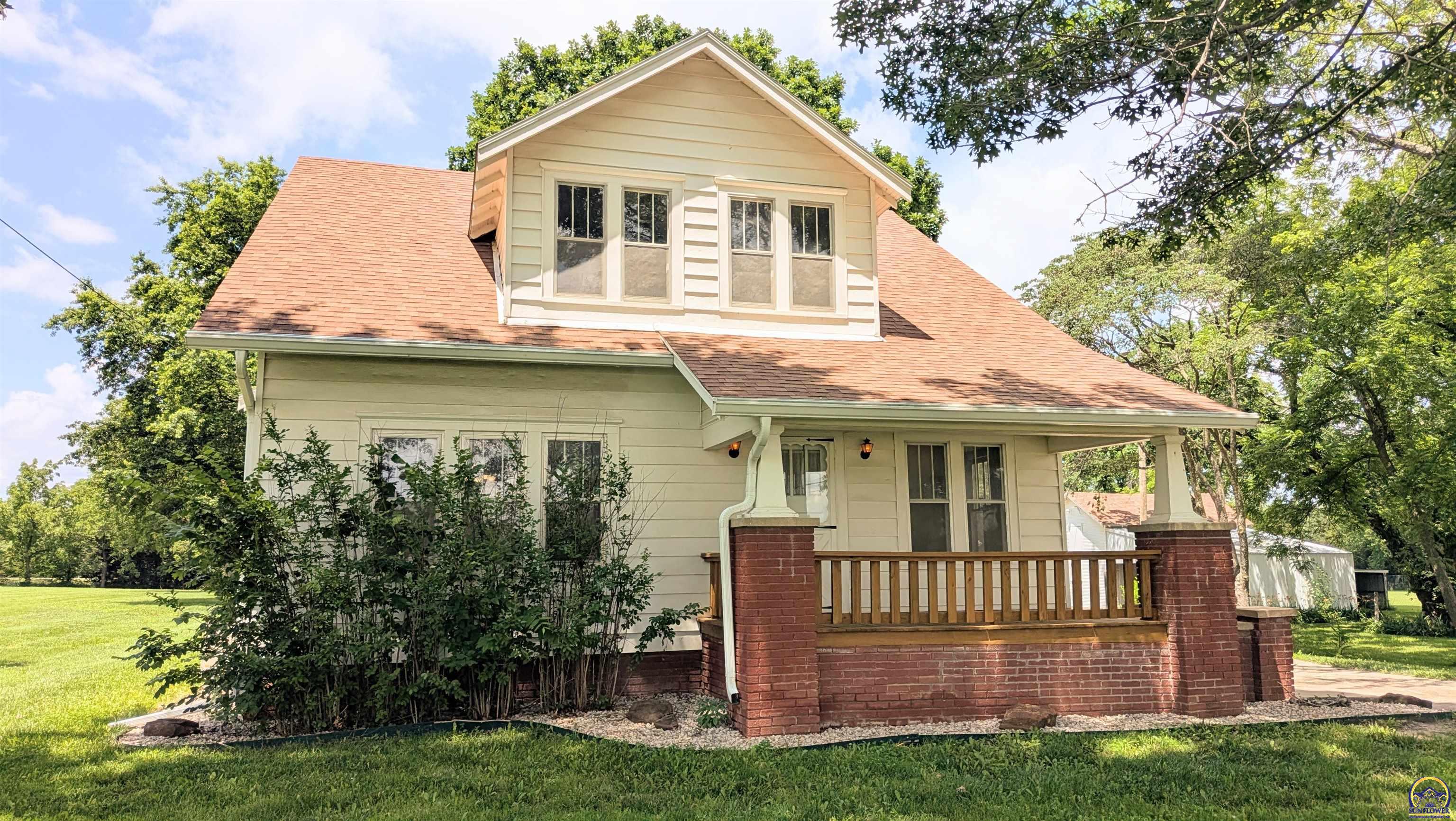 Photo of 1830 E 6th Ave, Emporia, KS 66801